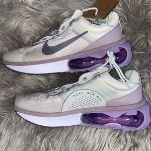 🆕️ Nike Purple and white Air Max 2021 Women's SIZE 12